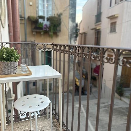 F Home Noto Extérieur photo